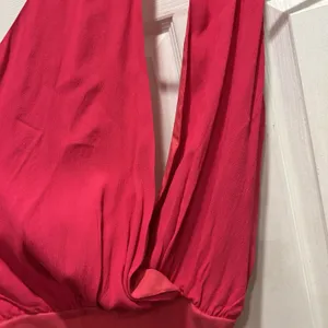 NWT‎ Lulus Fuchsia Pink Plunging Halter Neck Bodysuit L Party Holiday Resortwear thumbnail 6