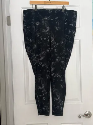Lululemon Swift Speed High-Rise Tight 28" in Aquila Black Multi thumbnail 2