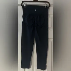 Halara‎ Navy High-Waisted Leggings Cropped size Large NWT thumbnail 2