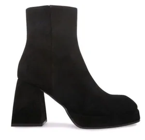 STEVE MADDEN Treasure Black Suede Platform Square Toe &  Heel Booties Size 9.5 thumbnail 1