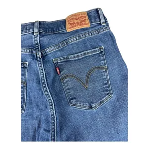 Levi's Classic Straight Leg Medium Wash Blue Jeans Womens Size 8 Mid Rise thumbnail 5