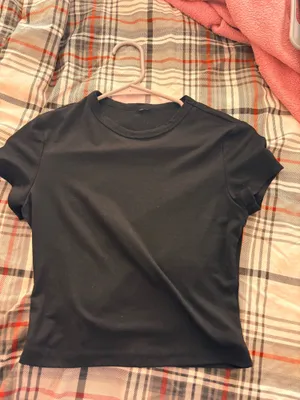 Black top thumbnail 2