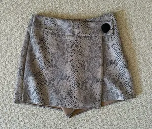 Zara Animal Print Skort thumbnail 1