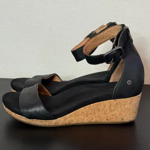 UGG Black Leather Wedge Sandals Womens 8.5 Zoe II Cork Ankle Strap 1102674 thumbnail 12