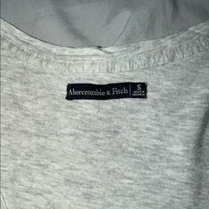 Abercrombie and Fitch Women's Casual V-Neck Gray Top thumbnail 2