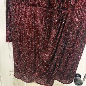 City Chic Reddish/Burgundy Sequin Dress‎ Size M/18 thumbnail 4