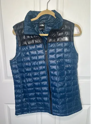 The North Face ThermoBall Eco Vest Womens M Blue Black Puffer‎ Full Zip NF0A5GLD thumbnail 1