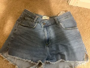 Abercrombie curve love shorts thumbnail 1