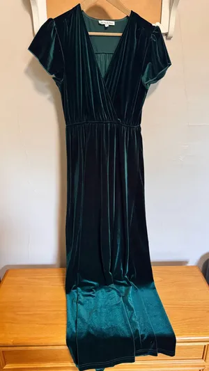 Dark green velvet dress thumbnail 1