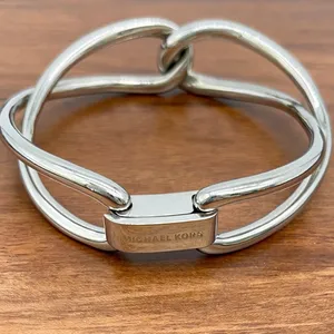 Michael Kors Silver Tone Knot Bracelet Hinged Bangle Signed Minimalist Statement thumbnail 4