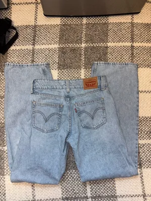 Levi’s Low-Rise Jeans thumbnail 2
