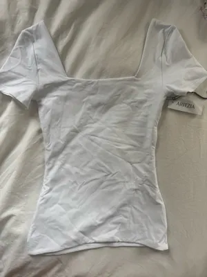 Aritzia Hip Contour Square Neck T-Shirt White XS thumbnail 3