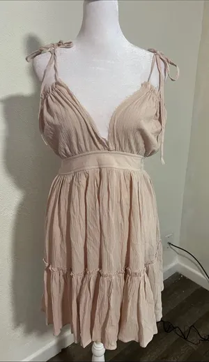 Le Lis Blush Tie-Shoulder Tiered Mini Dress thumbnail 1