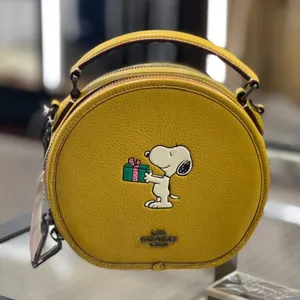 Coach X Peanuts Canteen Crossbody With Snoopy Present Motif cf290 thumbnail 1