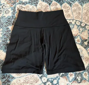 Aritzia Biker Shorts  thumbnail 1