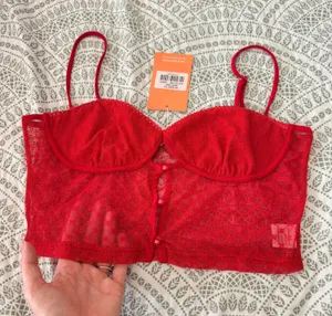 Crop top tank thumbnail 1