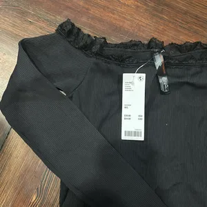 black off the shoulder tight crop top with lace trim thumbnail 2