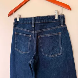 Aritzia Denim Forum Kai Mid Rise Baggy Barrel Jeans Heavyweight Pure Cotton 25 thumbnail 11