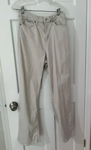High-Waisted Jeans thumbnail 1