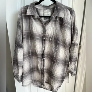 American Eagle Oversized button up long sleeve to short sleeve top thumbnail 3