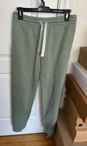 Green sweatpants size medium thumbnail 1