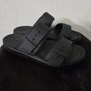 Crocs Brooklyn Buckle Low Low women's Sandal Size 6 thumbnail 2