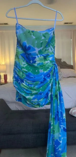 Dress thumbnail 1