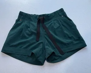 Lululemon Spring Break Away Shorts 3” Women’s Activewear Size 4 Deep Green thumbnail 1