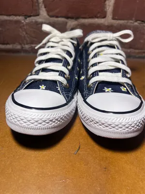 Converse Chuck Taylor with daisies thumbnail 5