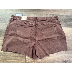 Universal Threads Women's Vintage Midi Shorts Sandpiper, Size 22W thumbnail 2