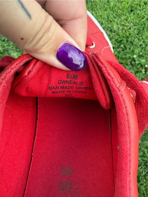 GUESS Women’s Red Logo Low Top Sneakers Size 6.5M thumbnail 9