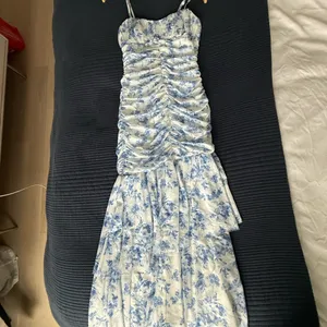 SheIn Blue and White Floral Maxi Dress thumbnail 6