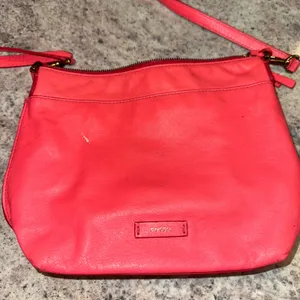 Fossil‎ Crossbody Bag bright Pink Leather Adjustable Strap Key Accent thumbnail 1