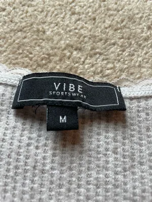 Vibe Sportswear Long Sleeve Crop thumbnail 2