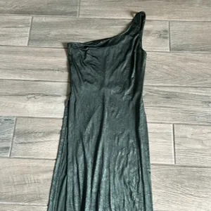 Haus of pink lemonaid one shoulder high slit dress thumbnail 2