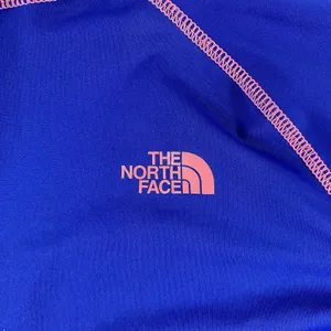 The North Face Hoodie Womens Medium Blue Running Performance Sweatshirt‎ Graphic thumbnail 3