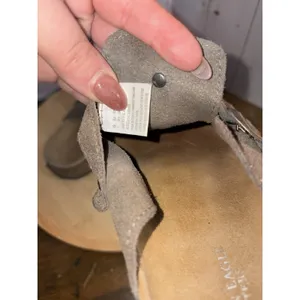 american eagle slip in clogs‎ Buckle Size 7 Suede thumbnail 4