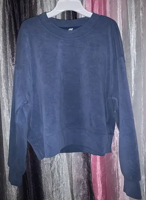 Lululemon NWOTs Softstreme Perfectly Oversized Cropped Crew size 6 thumbnail 1