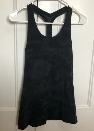 Lululemon Black Camo Tank Top size 6 thumbnail 1