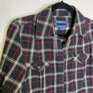 Pendleton | Black Plaid Button Up Top‎ Medium thumbnail 2