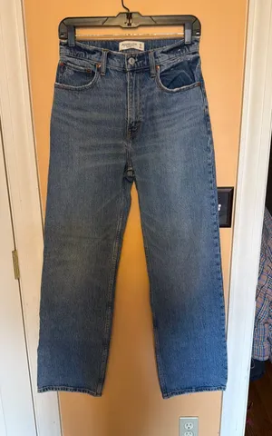 Abercrombie 90s Relaxed High-Rise Jeans thumbnail 1