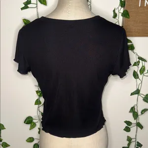 Rue 21 Black Scalloped Trim Button Down Short Sleeve Shirt thumbnail 2