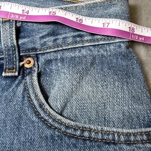Vintage Levis 550 Womens Size 18 M Jeans Relaxed Tapered Classic Blue Denim thumbnail 8
