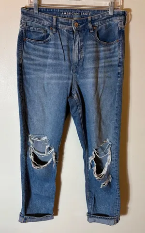 American Eagle Strigid Mom Jeans Womens 8 Short Medium‎ Wash Distressed Ripped thumbnail 1