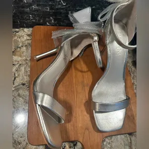 Deltan Abbie Bow Heels Size 8.5 Wedding Prom Champagne Sandals Tulle Rhinestone thumbnail 6