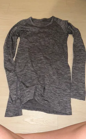 Lululemon Gray  Longsleeve Swiftly Tech thumbnail 2