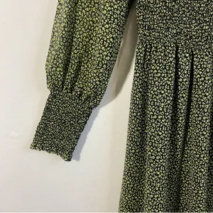 cupcakes and cashmere Demi Floral Smocked Dress M thumbnail 13