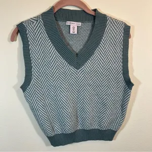 ✨‎ Sincerely Jules Women’s Gray Black Sweater Vest Small thumbnail 1