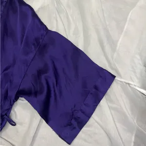 Victoria’s Secret Satin Short Kimono Robe thumbnail 8