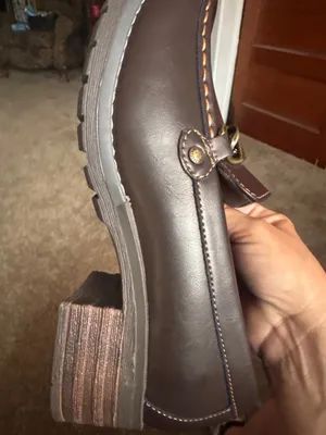 Nearly new brown Eastland dress shoes. Goes great with a dress pant or jeans ! thumbnail 3